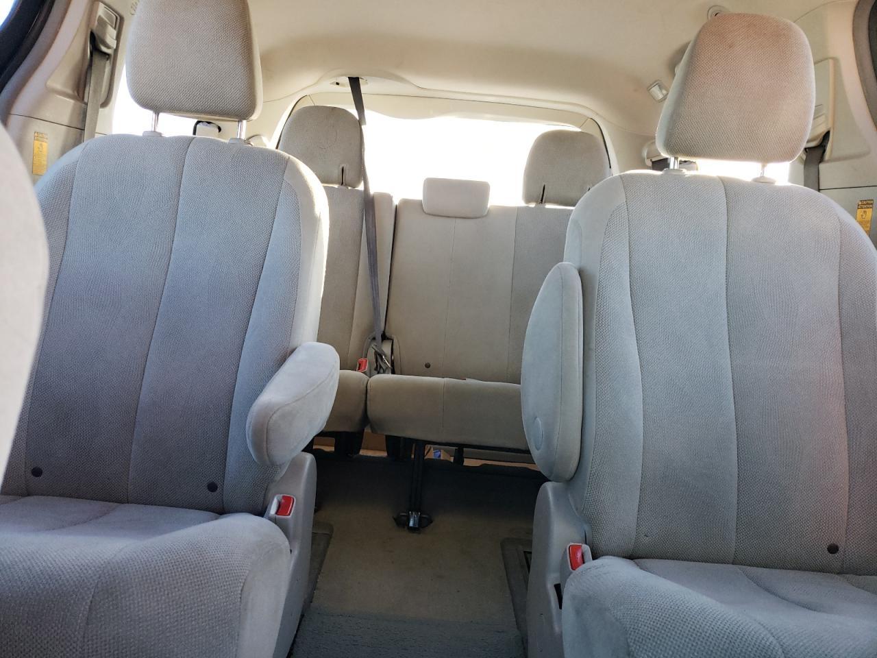 2014 TOYOTA SIENNA