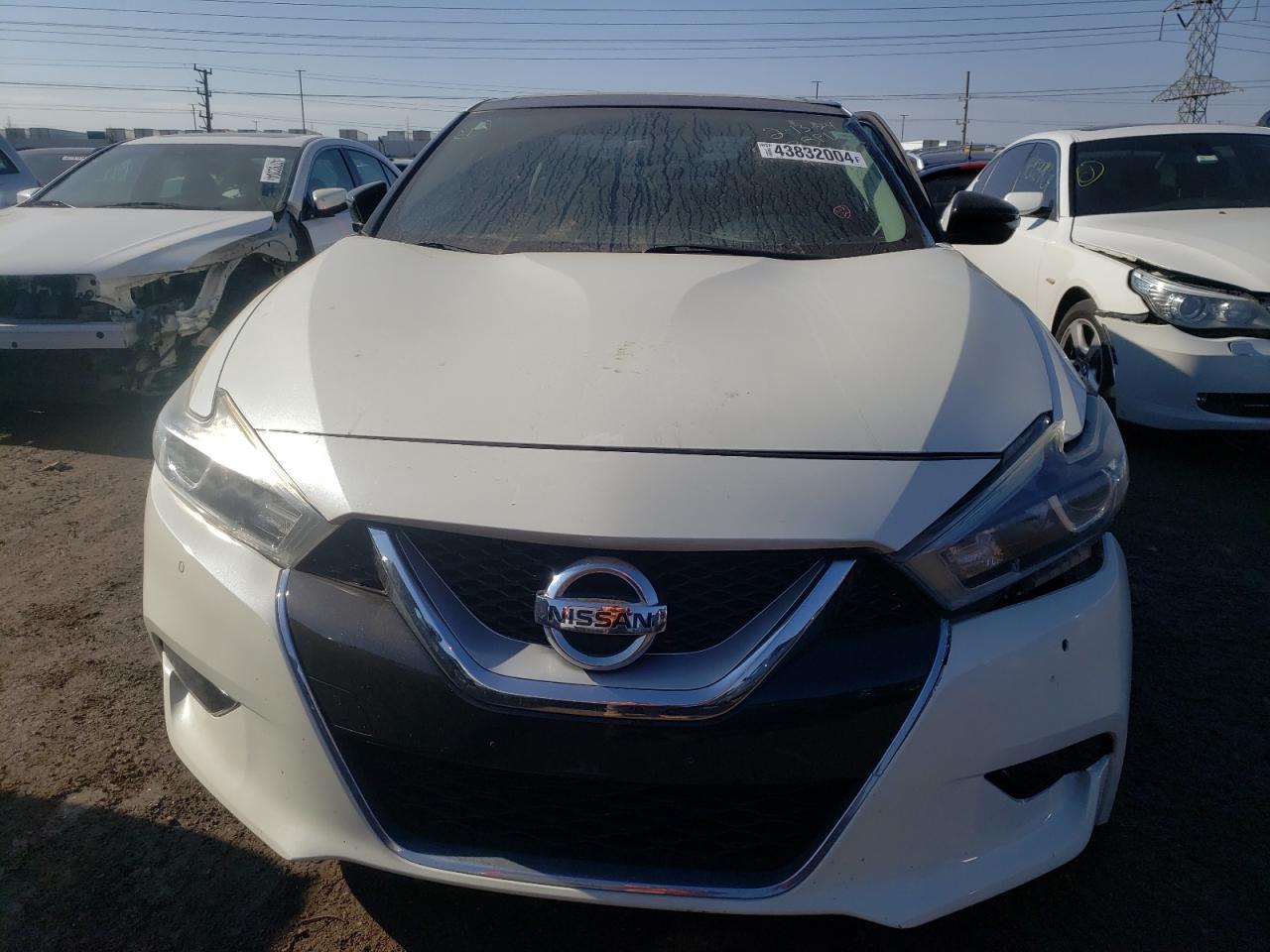 2017 NISSAN Maxima