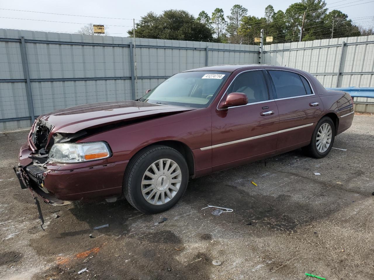 2003 LINCOLN Town Car
