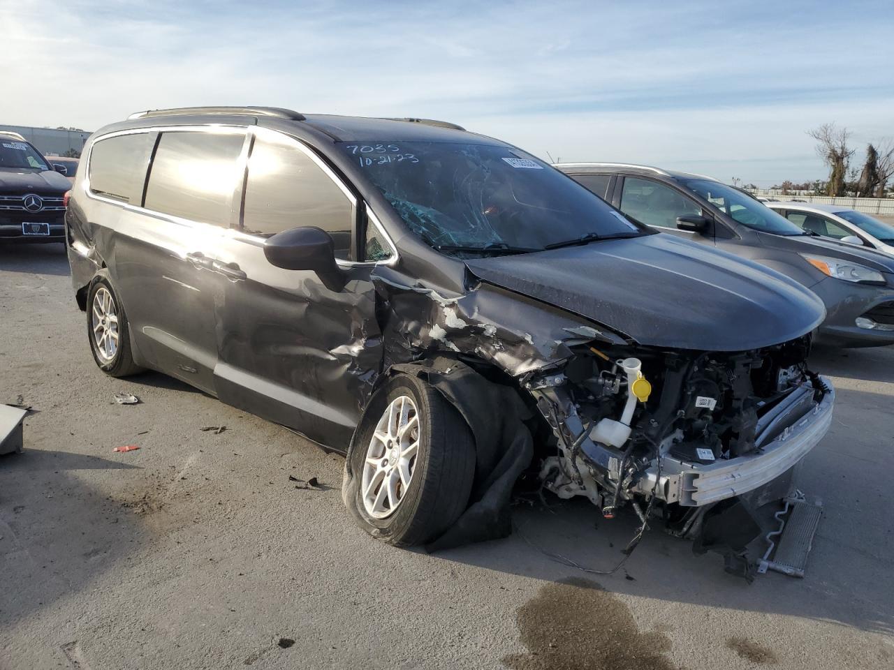 2020 CHRYSLER Voyager