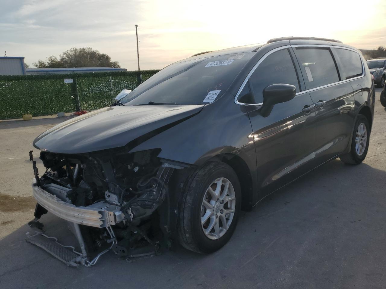 2020 CHRYSLER Voyager