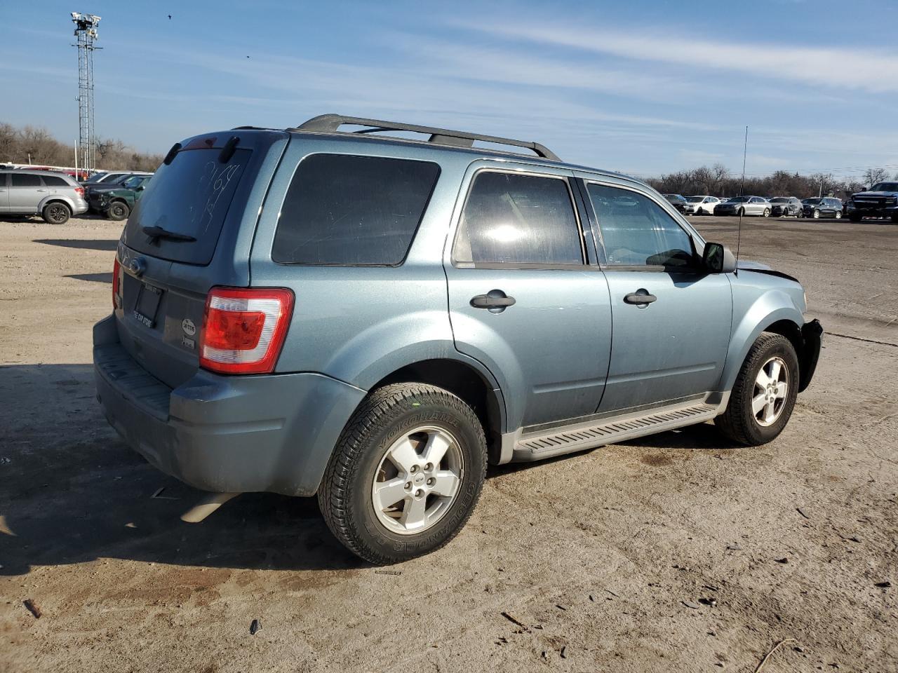 2010 FORD ESCAPE