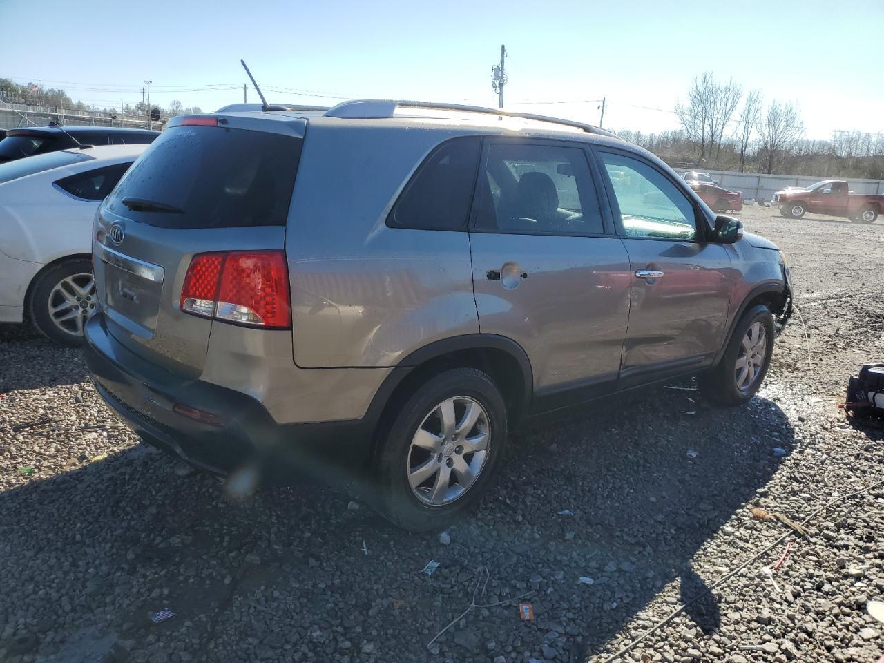 2011 KIA SORENTO