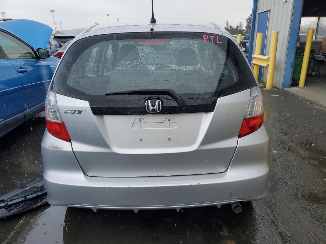 2012 HONDA FIT