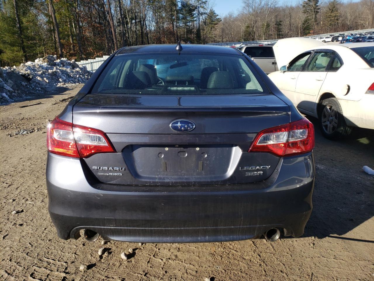 2016 SUBARU Legacy