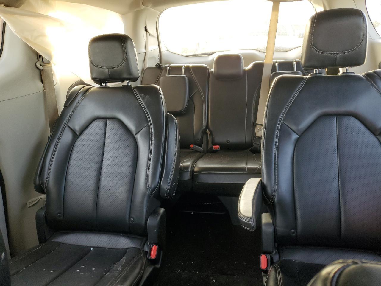 2020 CHRYSLER Voyager