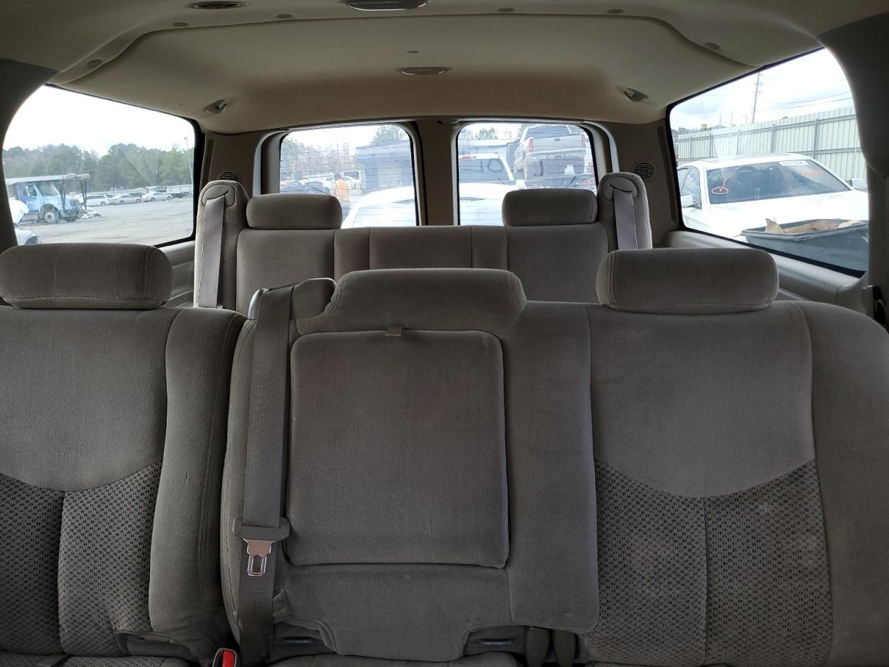 2004 CHEVROLET Suburban