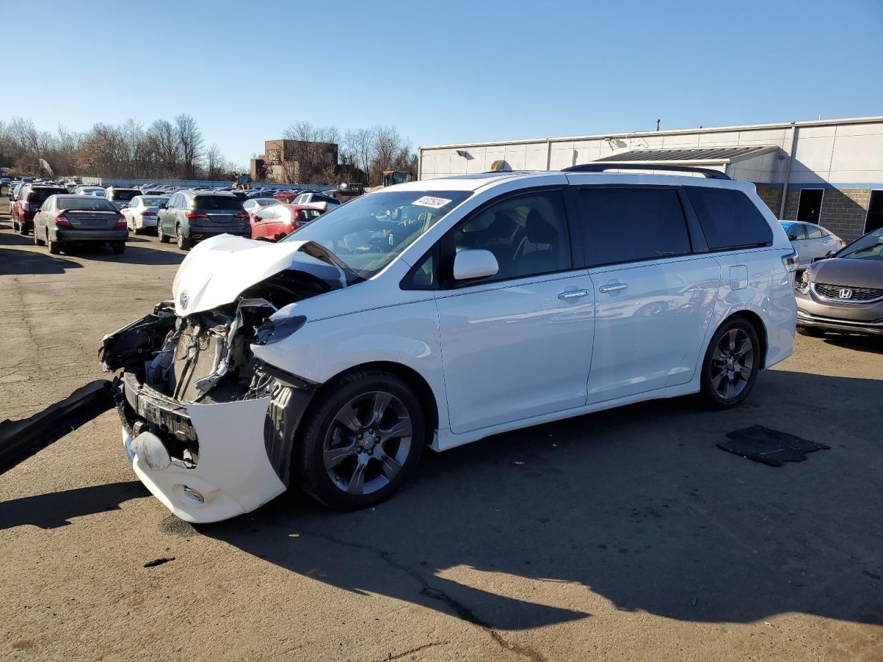2015 TOYOTA SIENNA