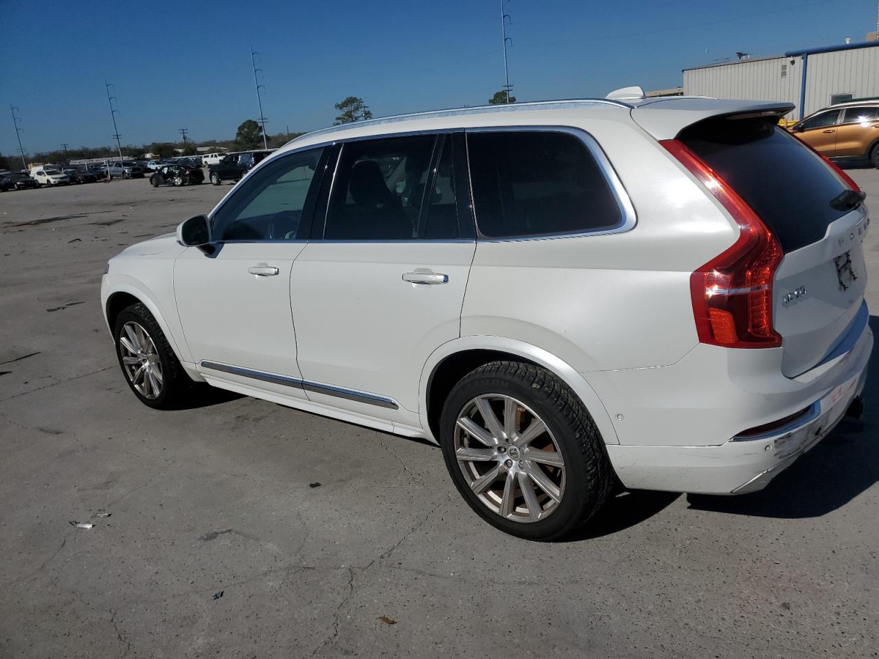 2017 VOLVO XC90
