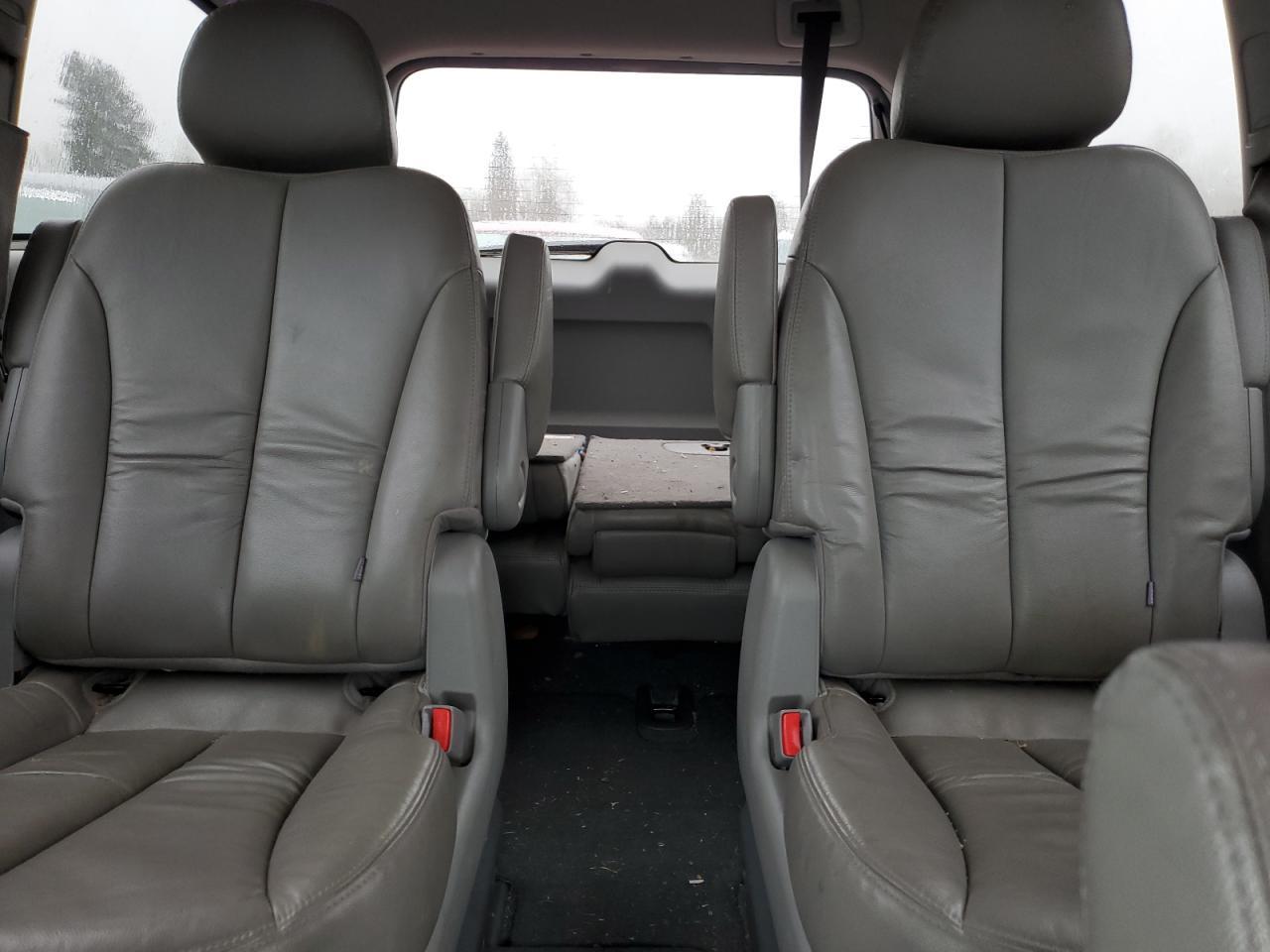 2012 KIA SEDONA