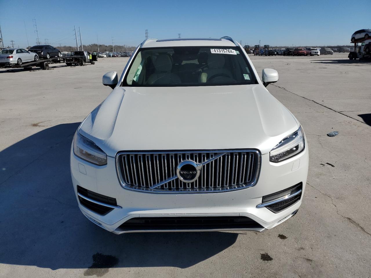 2017 VOLVO XC90