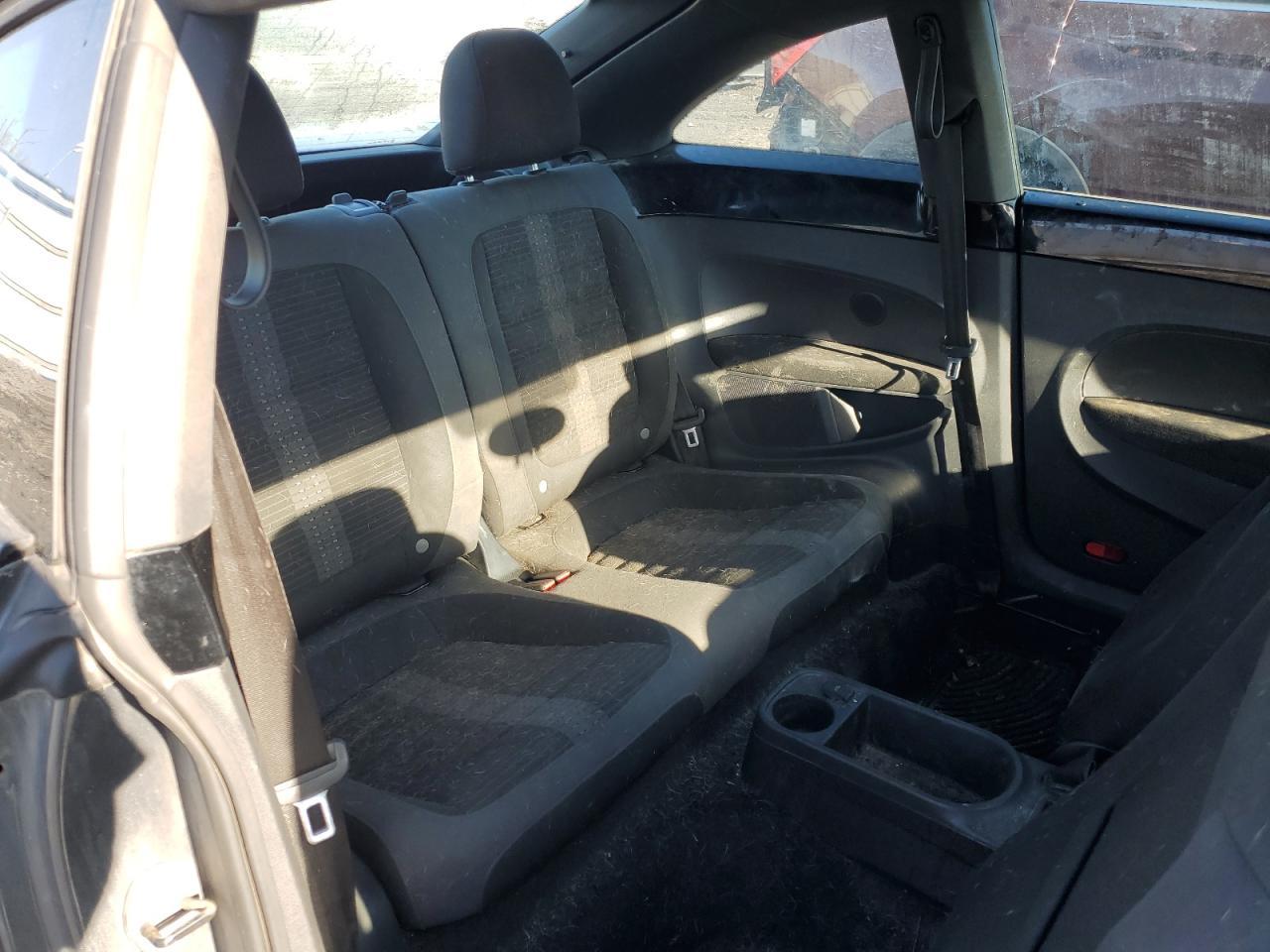 2012 VOLKSWAGEN Beetle