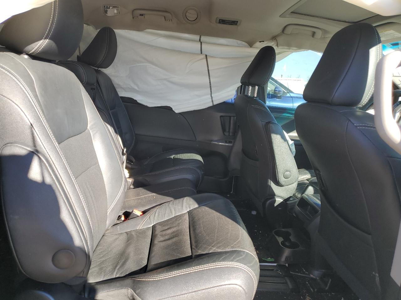2015 TOYOTA SIENNA
