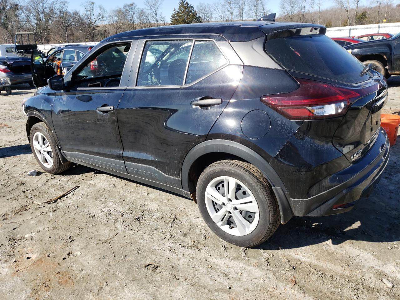 2022 NISSAN KICKS