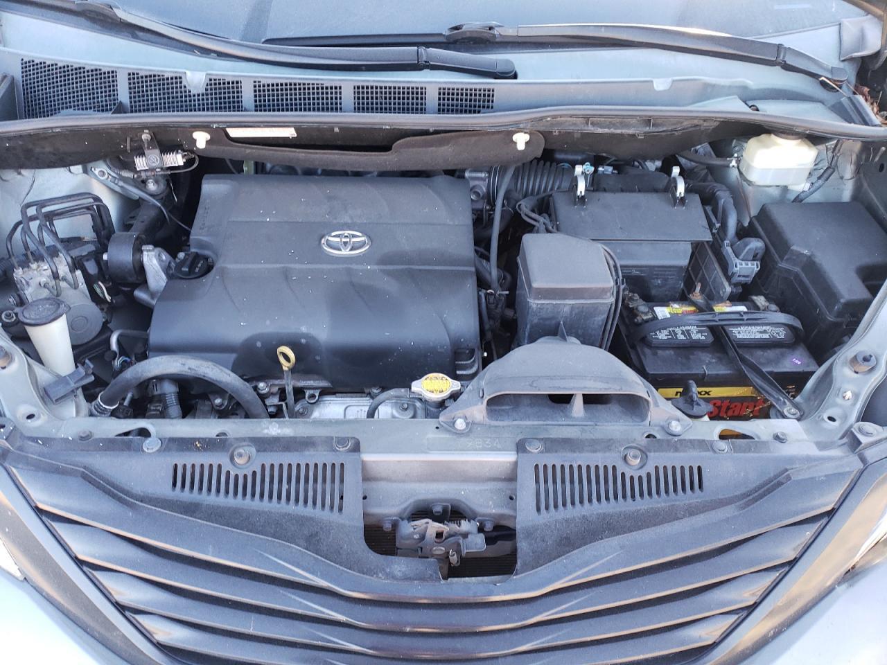 2014 TOYOTA SIENNA