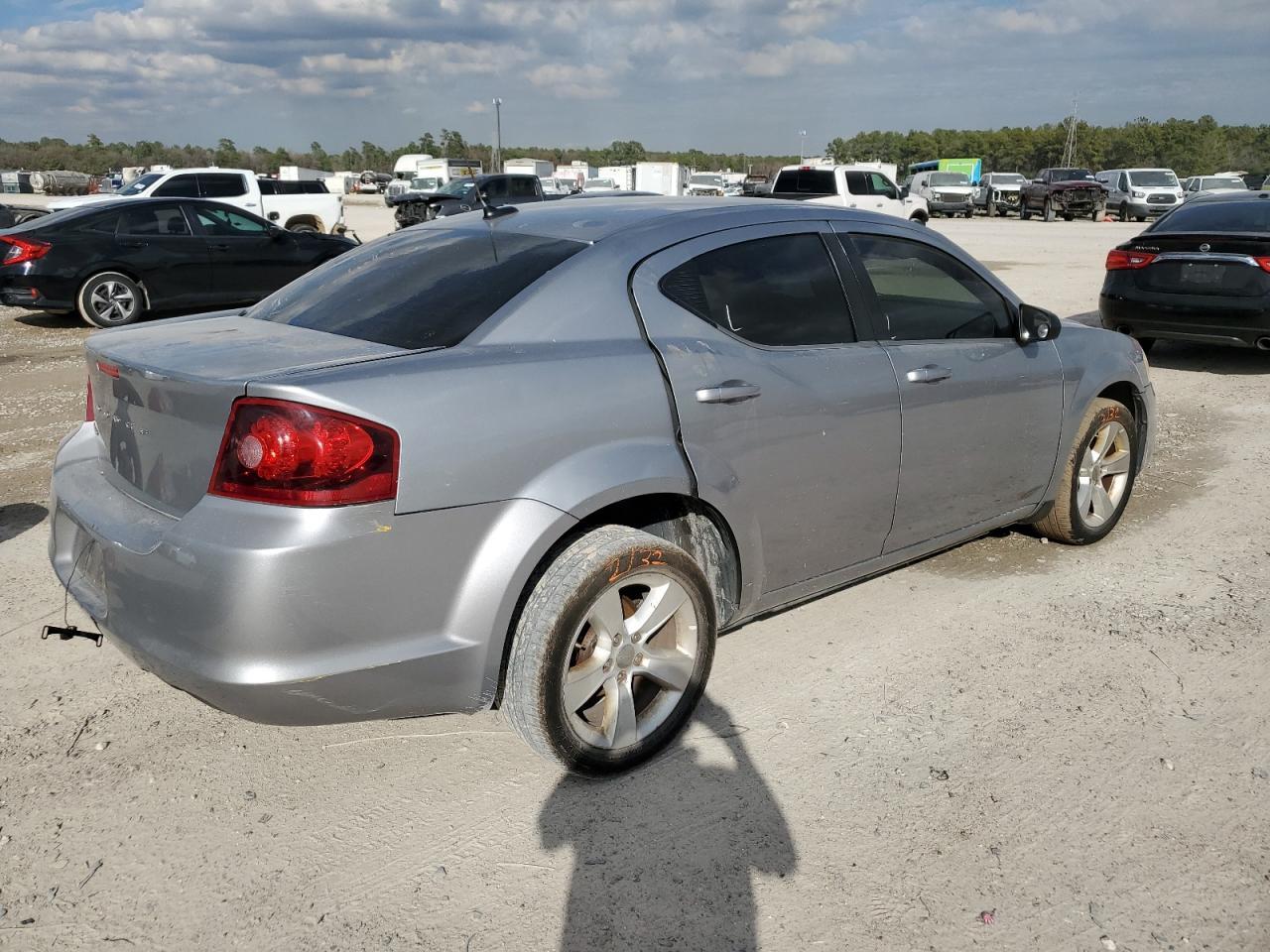 2013 DODGE Avenger