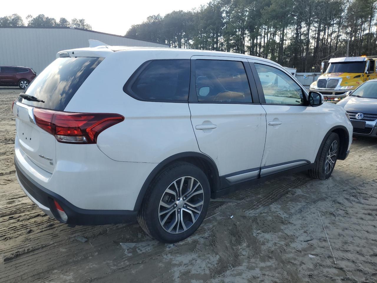 2018 MITSUBISHI outlander