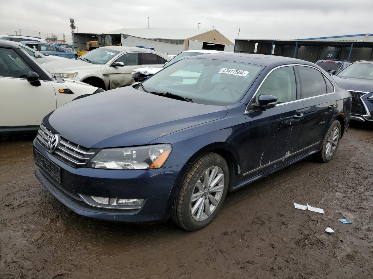 2013 VOLKSWAGEN Passat