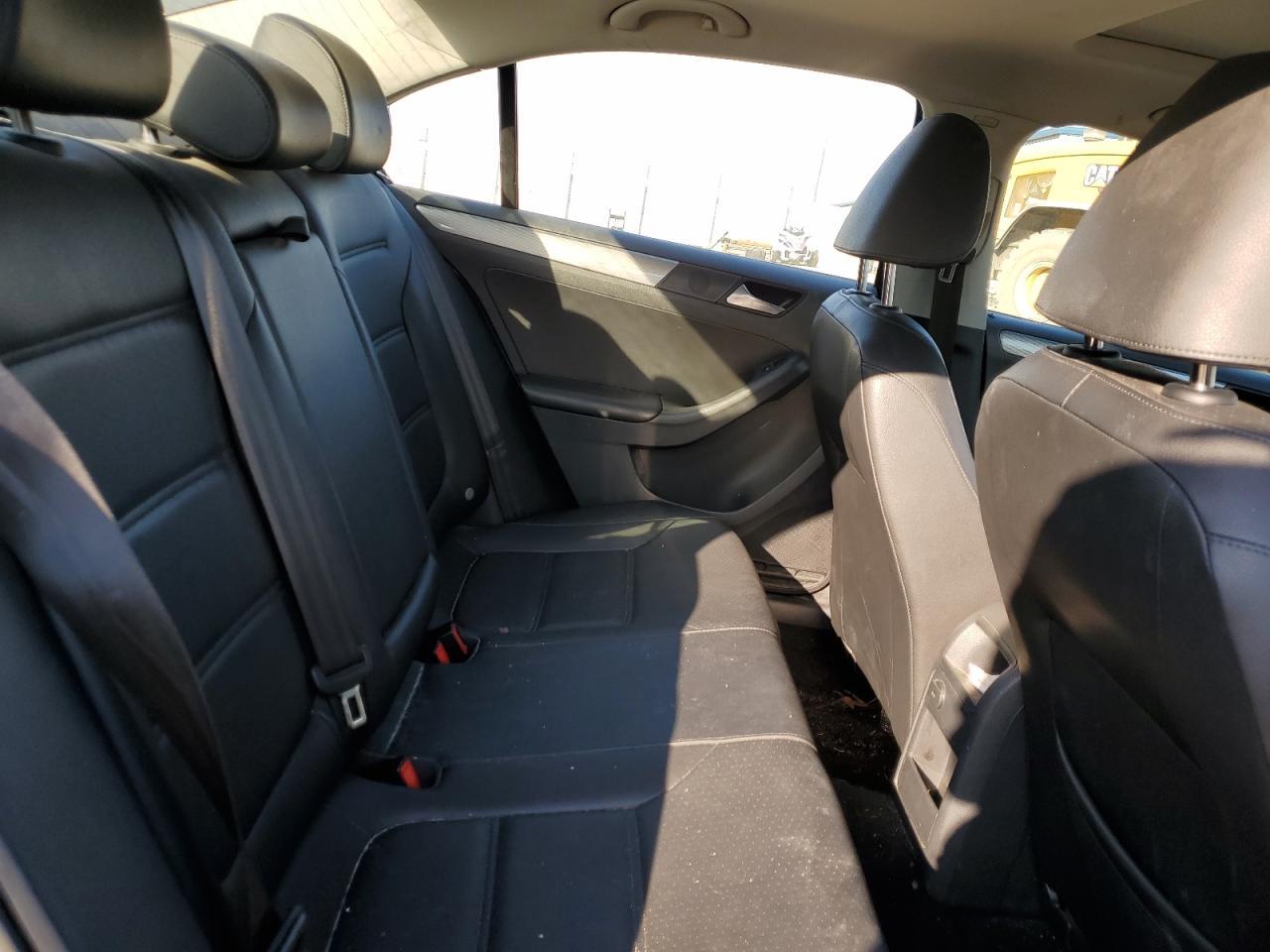 2016 VOLKSWAGEN JETTA
