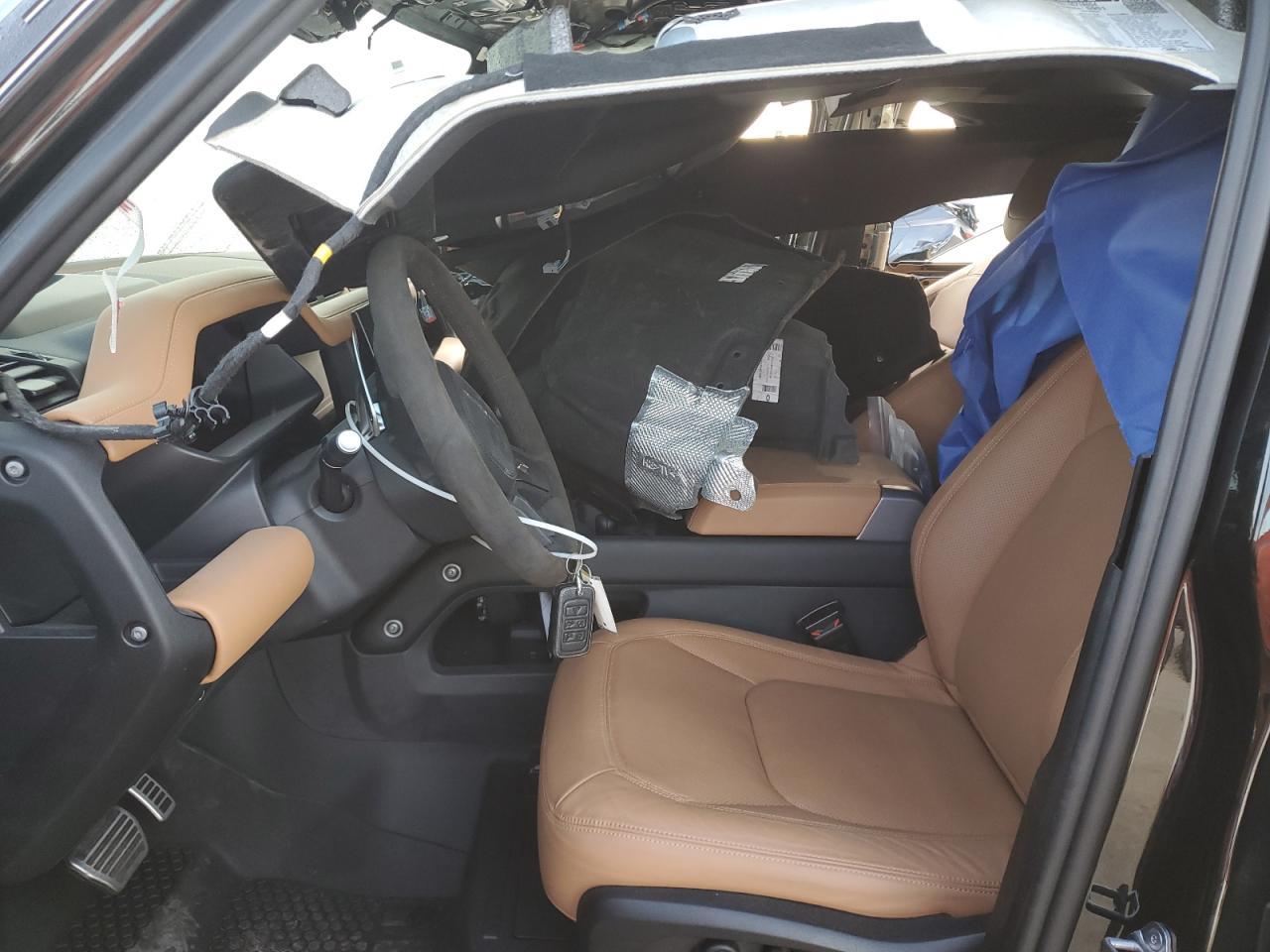 2023 LAND ROVER Defender