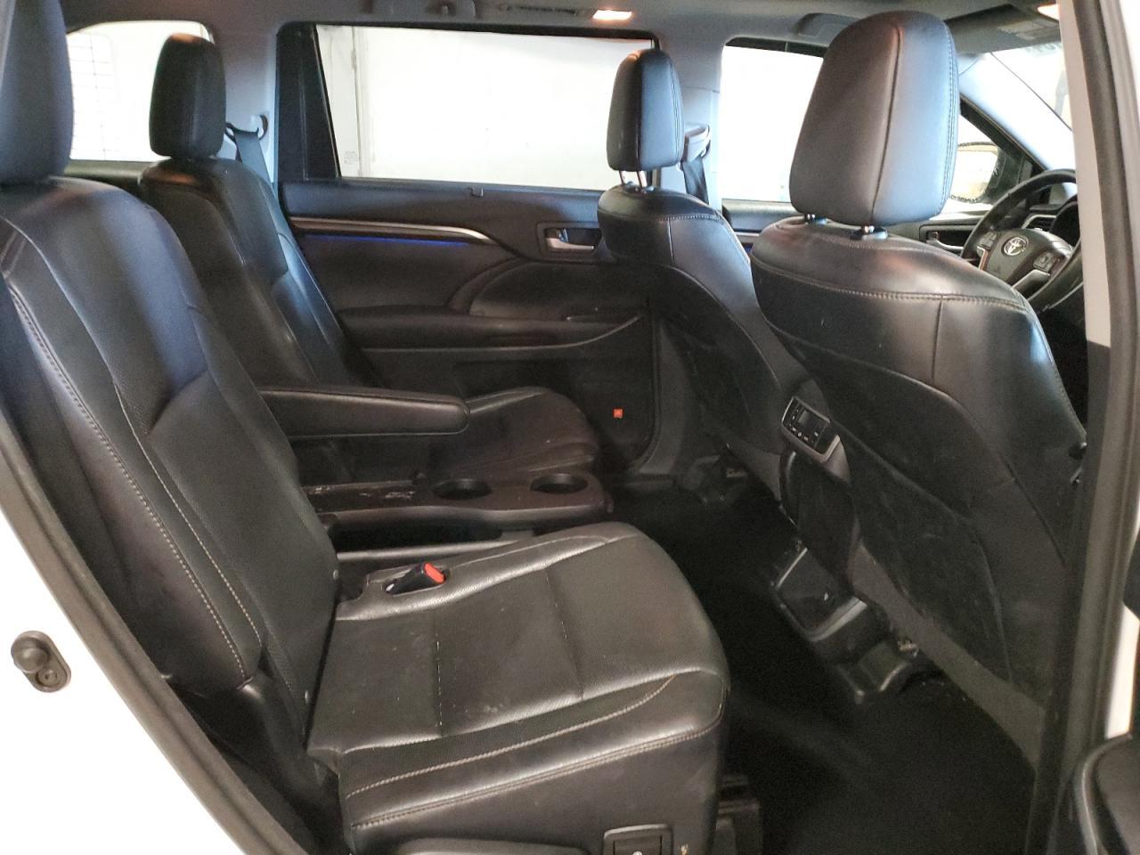2015 TOYOTA HIGHLANDER