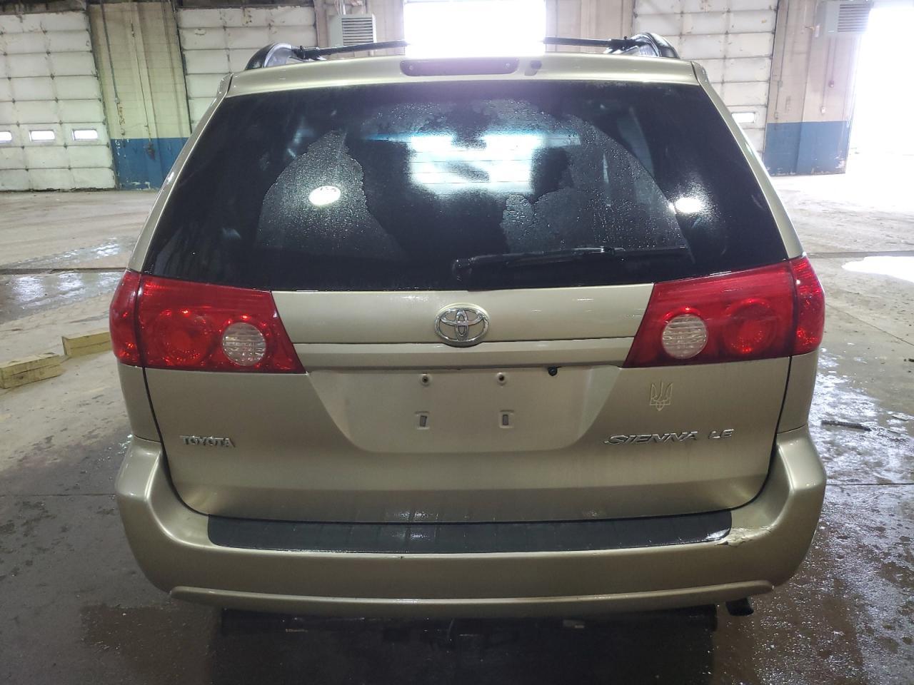2009 TOYOTA SIENNA