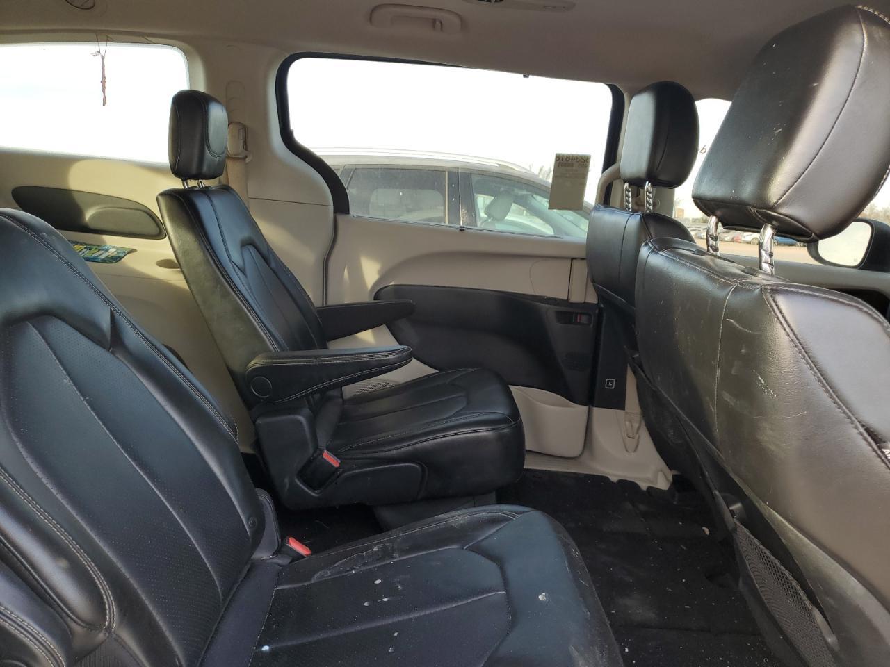 2020 CHRYSLER Voyager