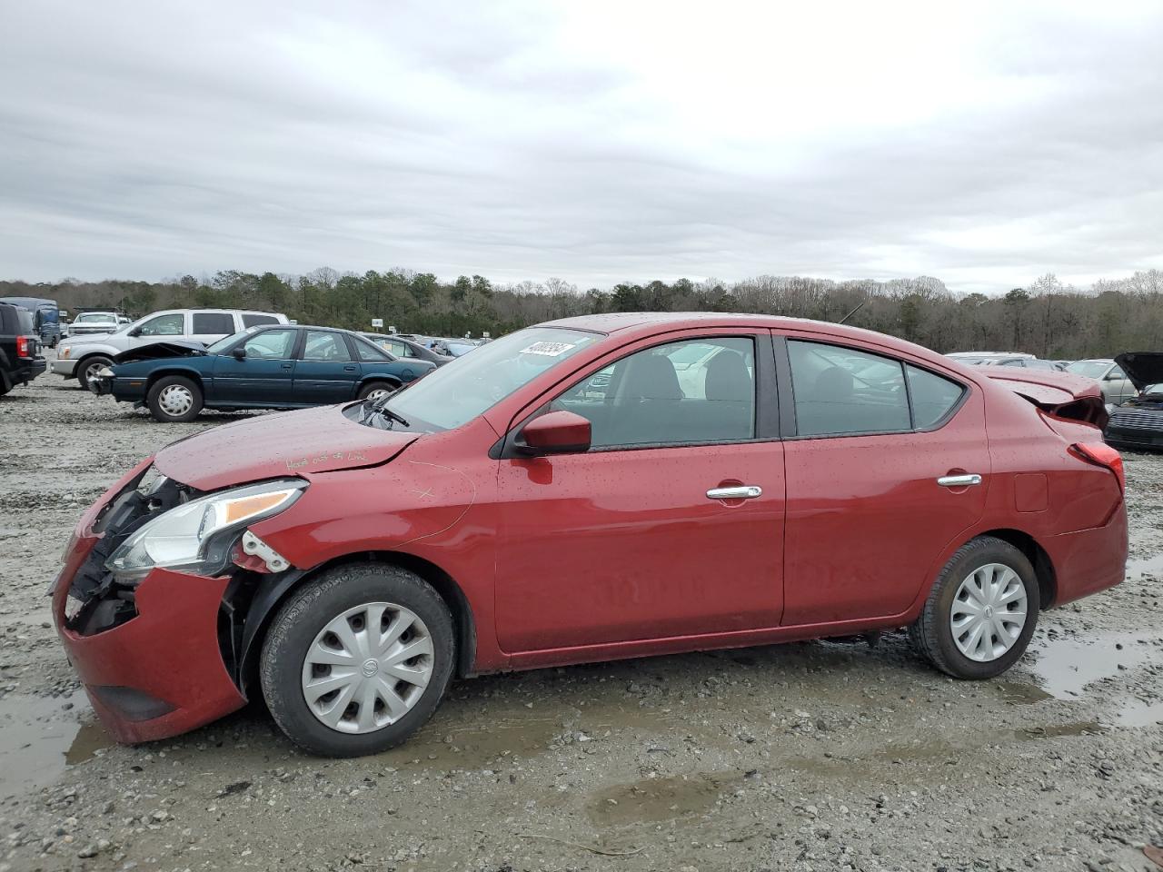 2019 NISSAN VERSA