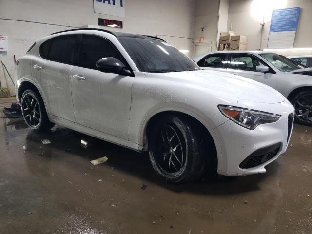Alfa Romeo Stelvio 2021 