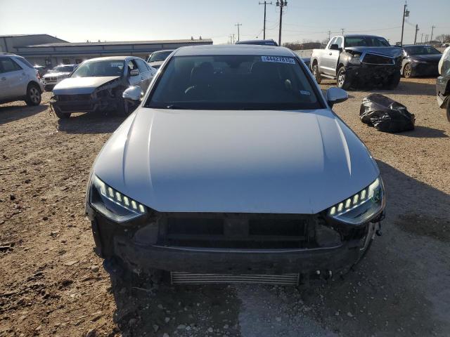 Audi A4 2023 quattro Premium