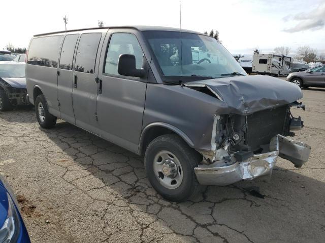 Chevrolet Express 2004 3500 (1 ton)
