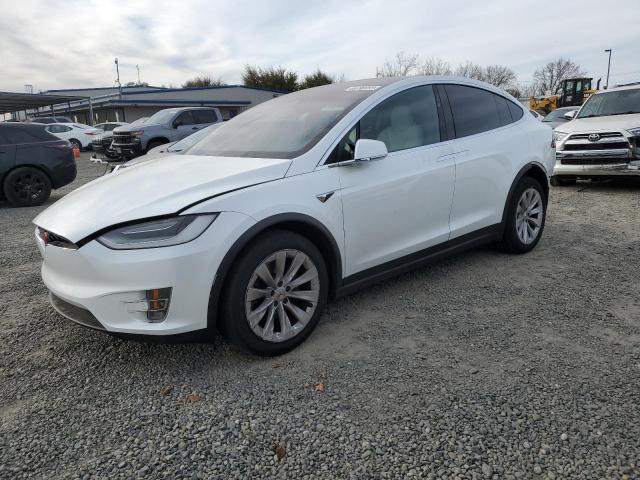 Tesla Model X 2020 