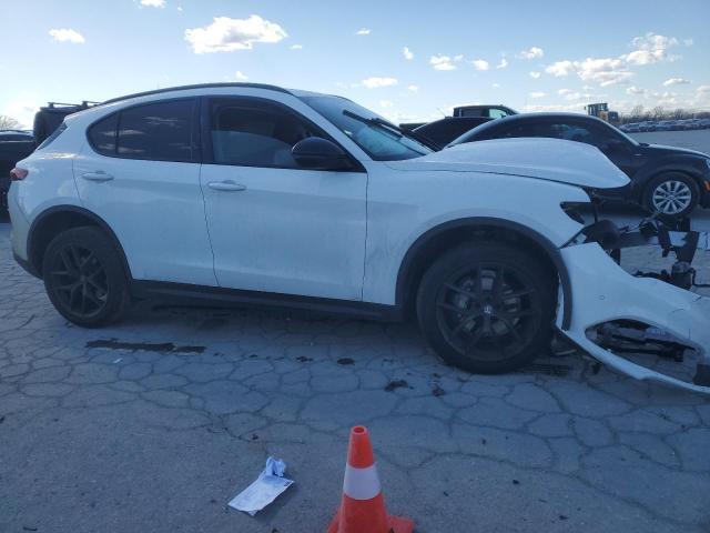 Alfa Romeo Stelvio 2021 SPORT (BASE)