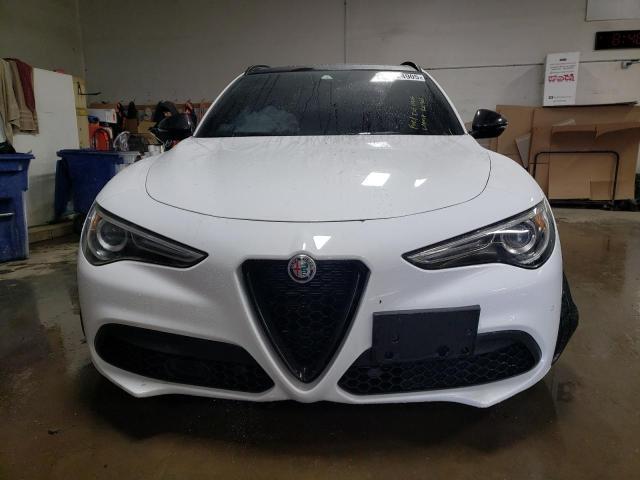Alfa Romeo Stelvio 2021 