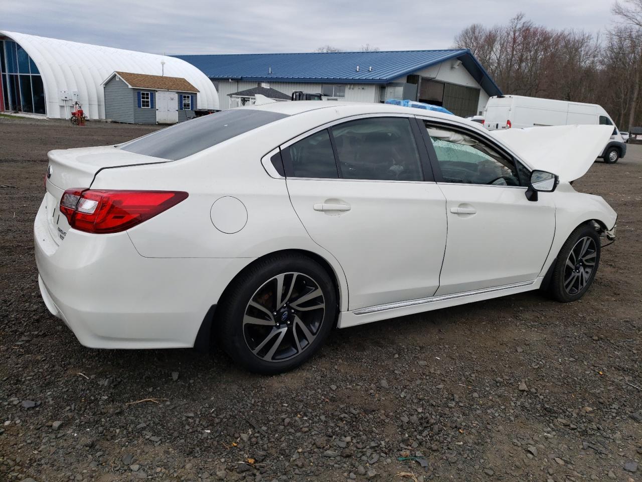 2017 SUBARU Legacy