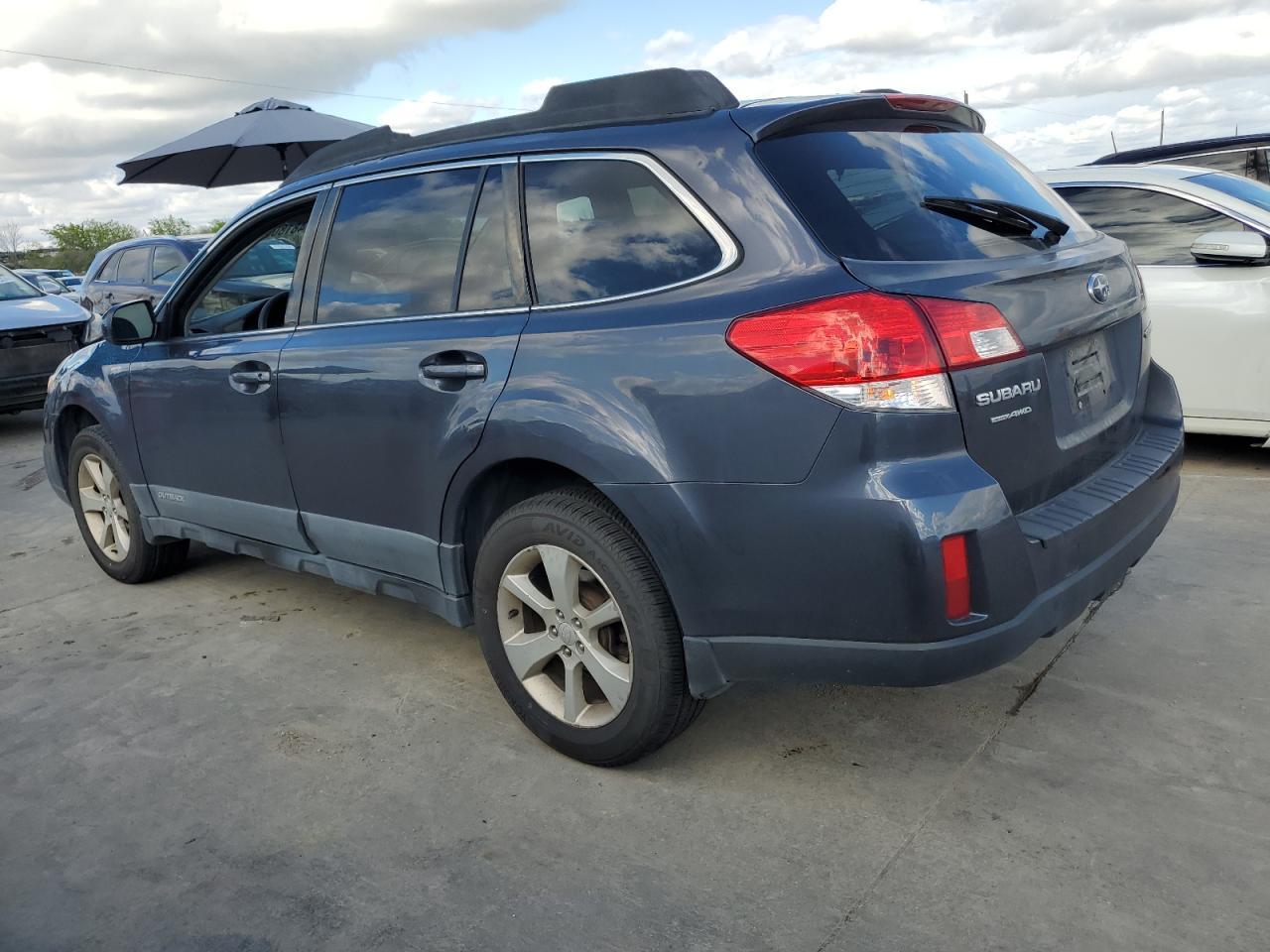 2013 SUBARU Outback