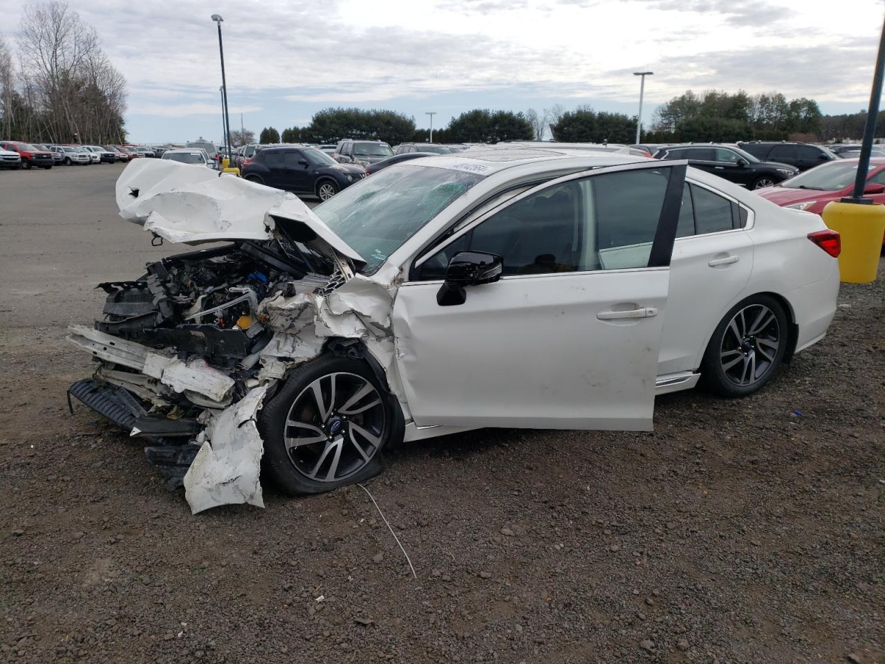 2017 SUBARU Legacy