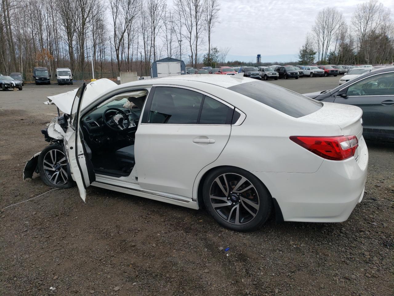 2017 SUBARU Legacy