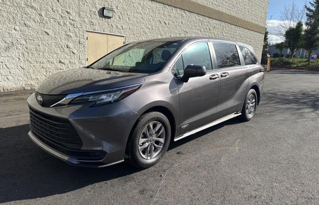 Toyota Sienna 2021 LE