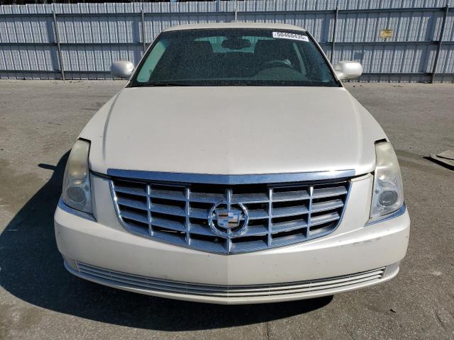 Cadillac DTS 2010 Base