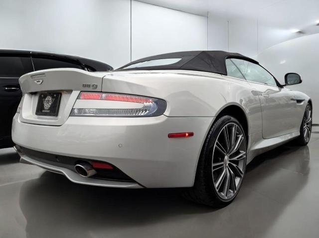 Aston Martin DB9 2015 