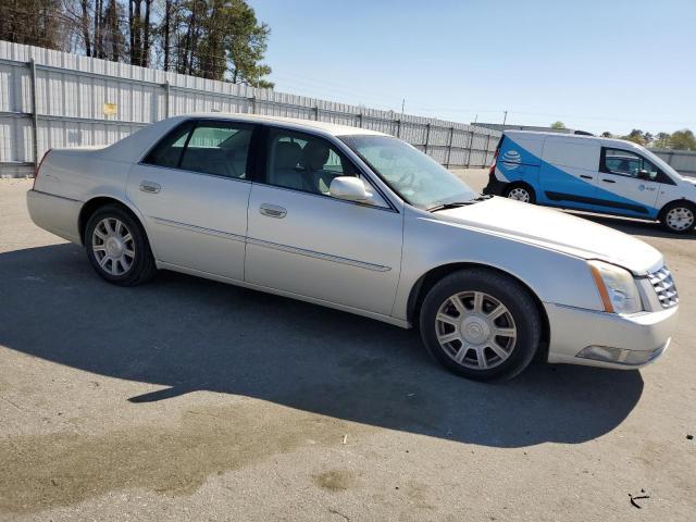 Cadillac DTS 2010 Base