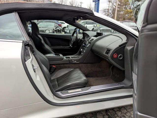 Aston Martin DB9 2015 
