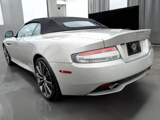Aston Martin DB9 2015 