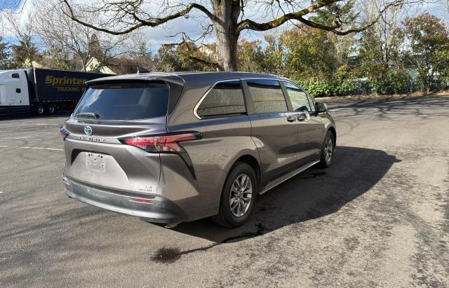 Toyota Sienna 2021 LE