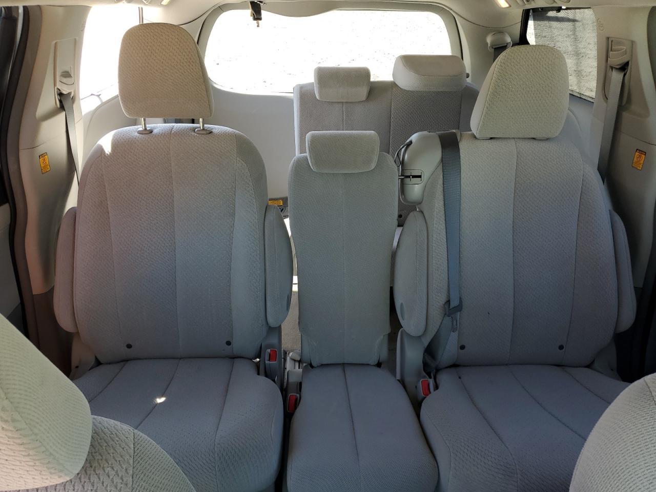 2013 TOYOTA SIENNA