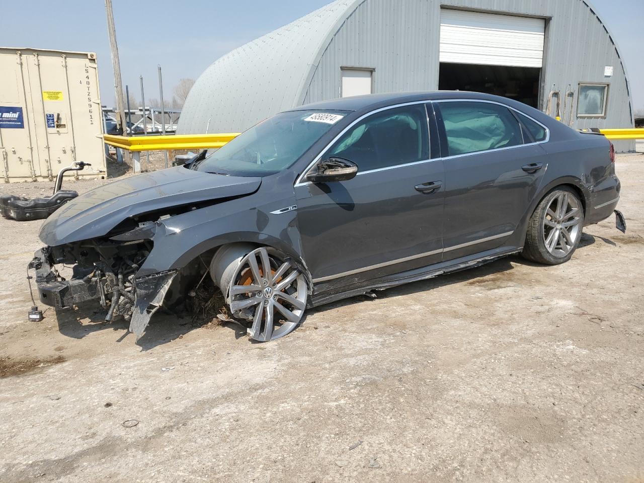 2017 VOLKSWAGEN Passat