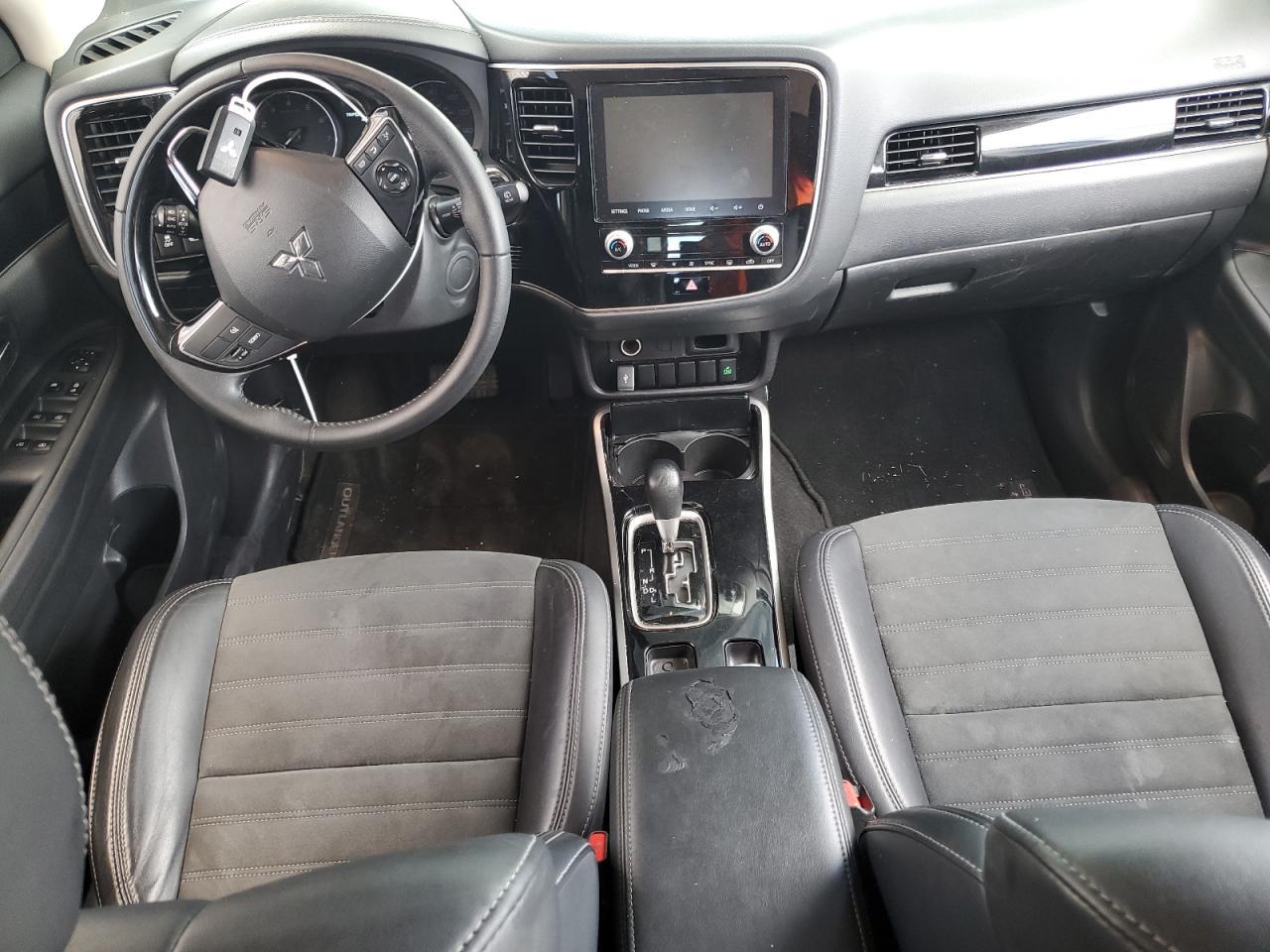 2020 MITSUBISHI outlander