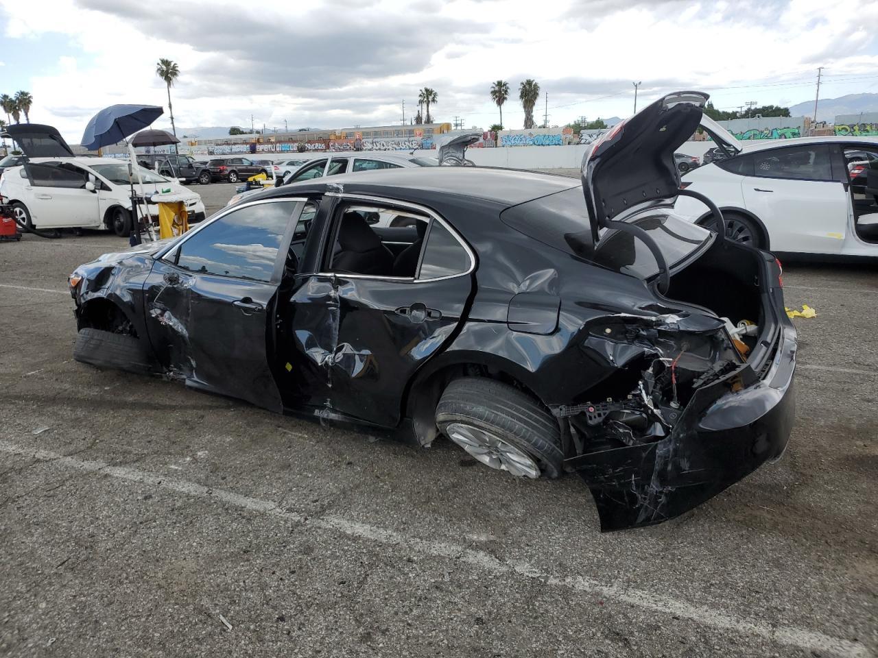 2018 TOYOTA CAMRY