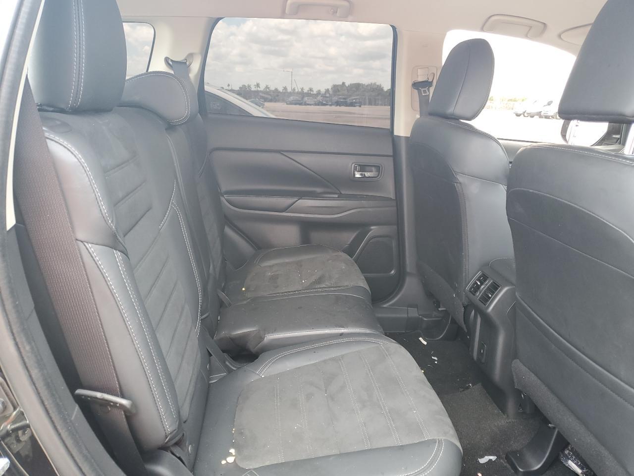 2020 MITSUBISHI outlander